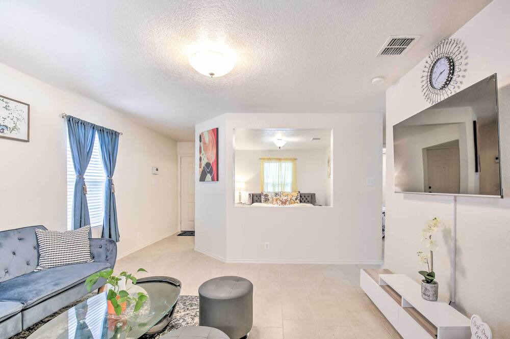 Photo of Livingroom in Spring Creek