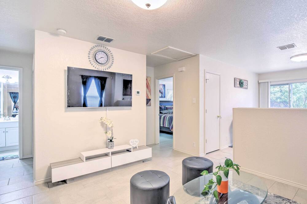 Photo of Livingroom in Spring Creek