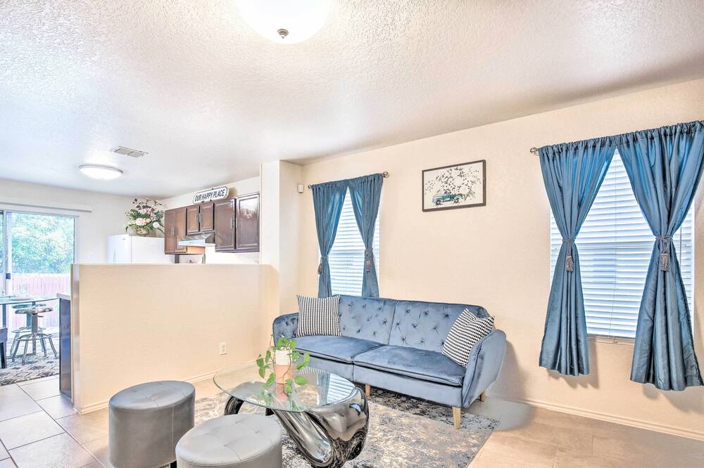 Photo of Livingroom in Spring Creek