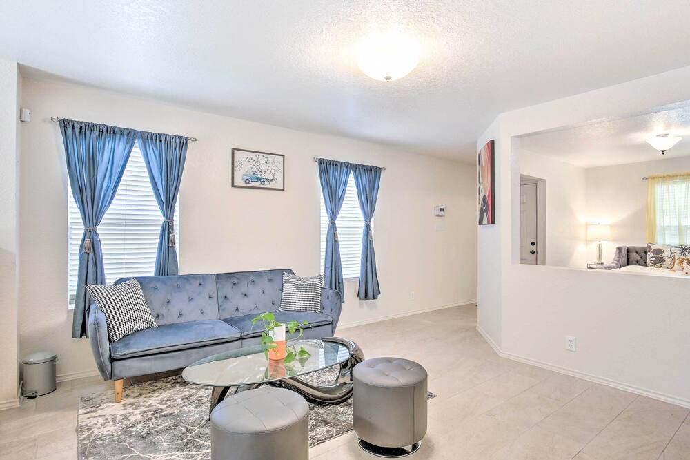 Photo of Livingroom in Spring Creek
