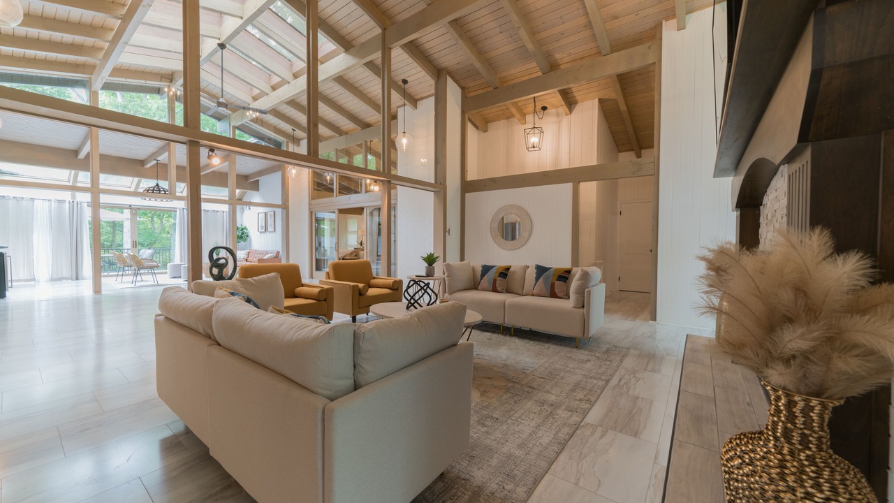 Photo of Livingroom in Jefferson City