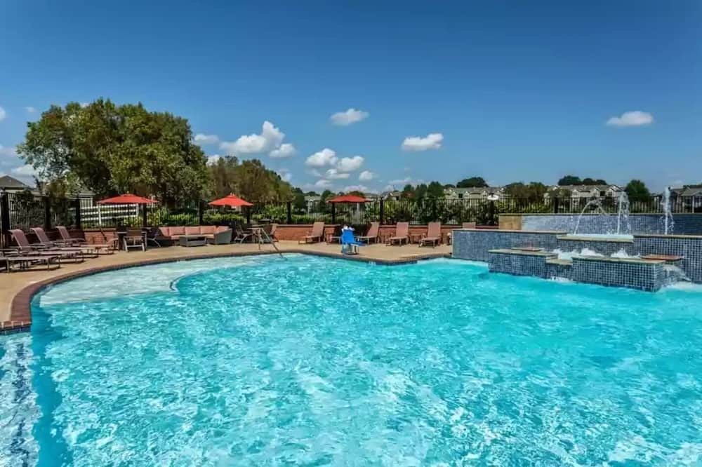 Photo of Outdoor in Collierville