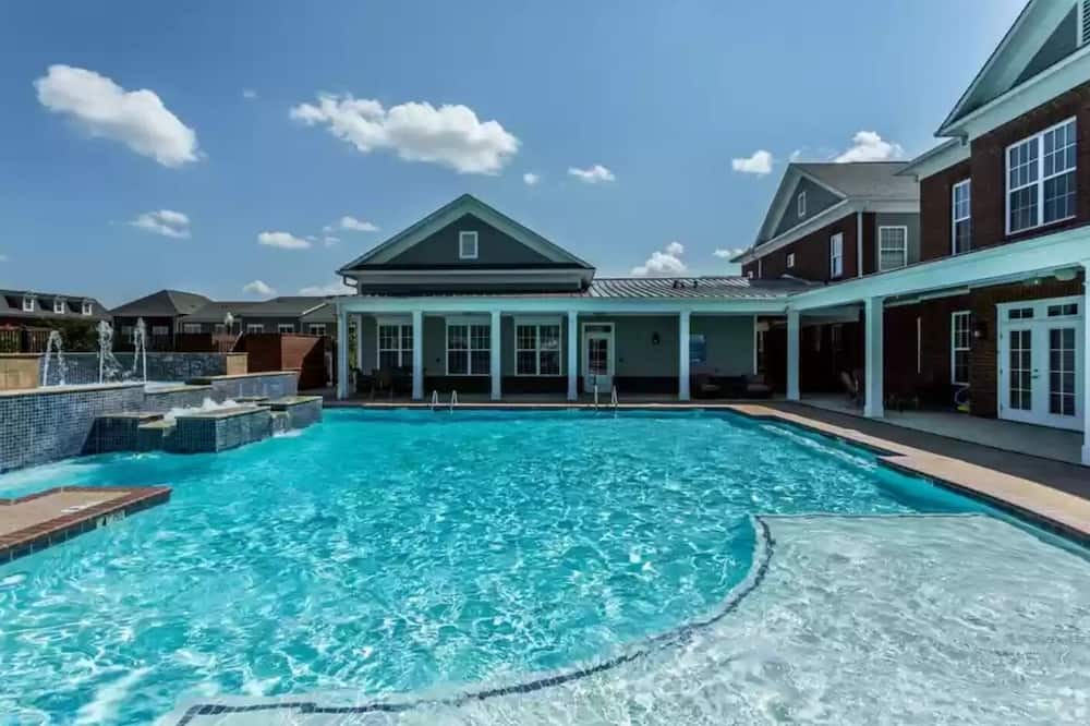 Photo of Outdoor in Collierville