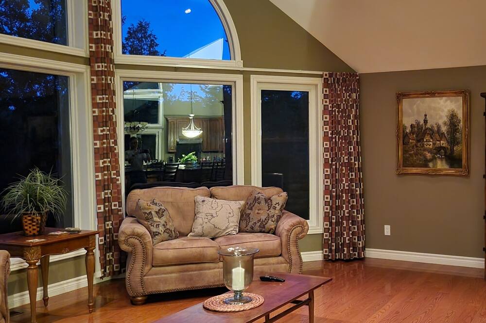 Photo of Livingroom in Bonnechere Valley