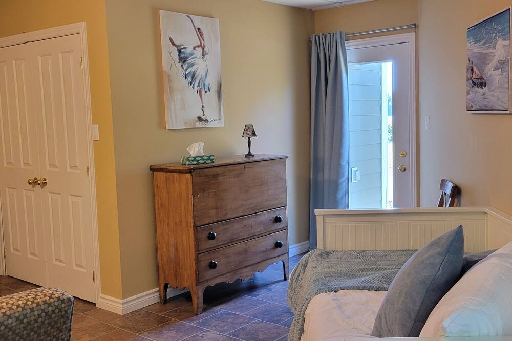 Photo of Livingroom in Bonnechere Valley