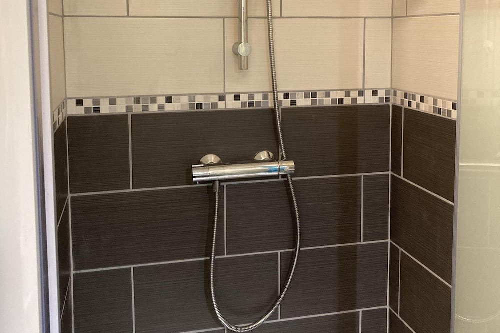 Photo of Bathroom in Flers