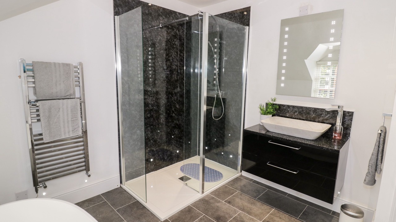 Photo of Others in Halford