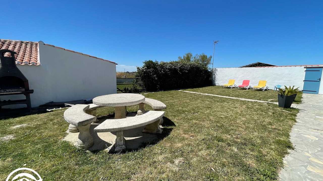 Photo of Outdoor in Bouin