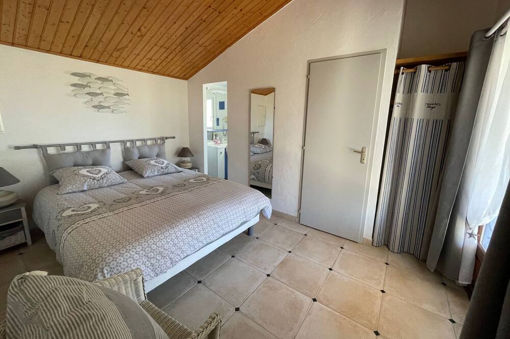 Photo of Bedroom in Bouin