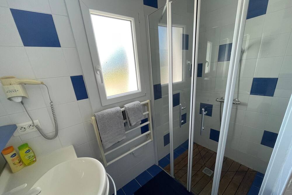 Photo of Bathroom in Bouin