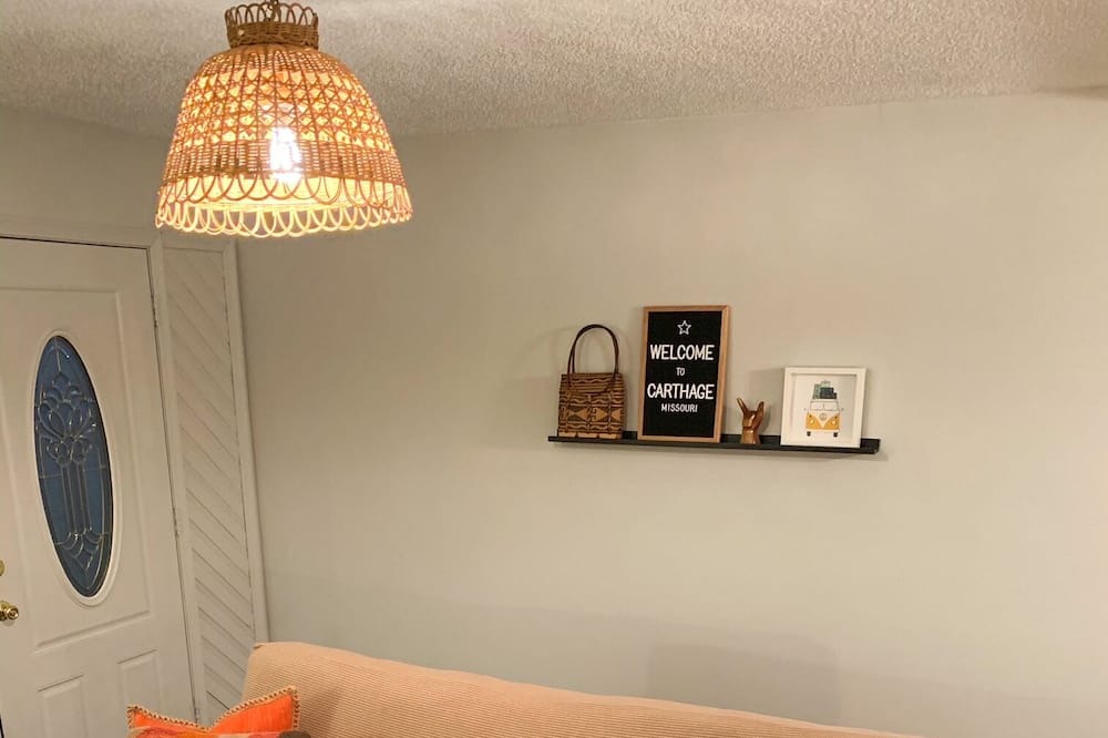 Photo of Livingroom in Carthage