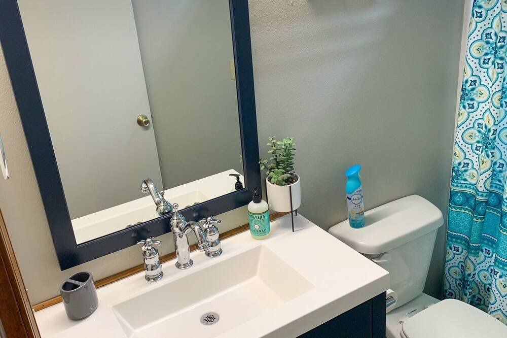 Photo of Bathroom in Carthage