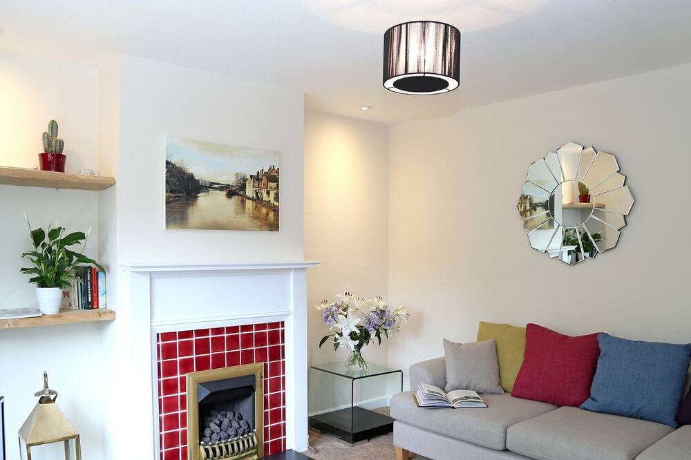 Photo of Livingroom in Crowborough