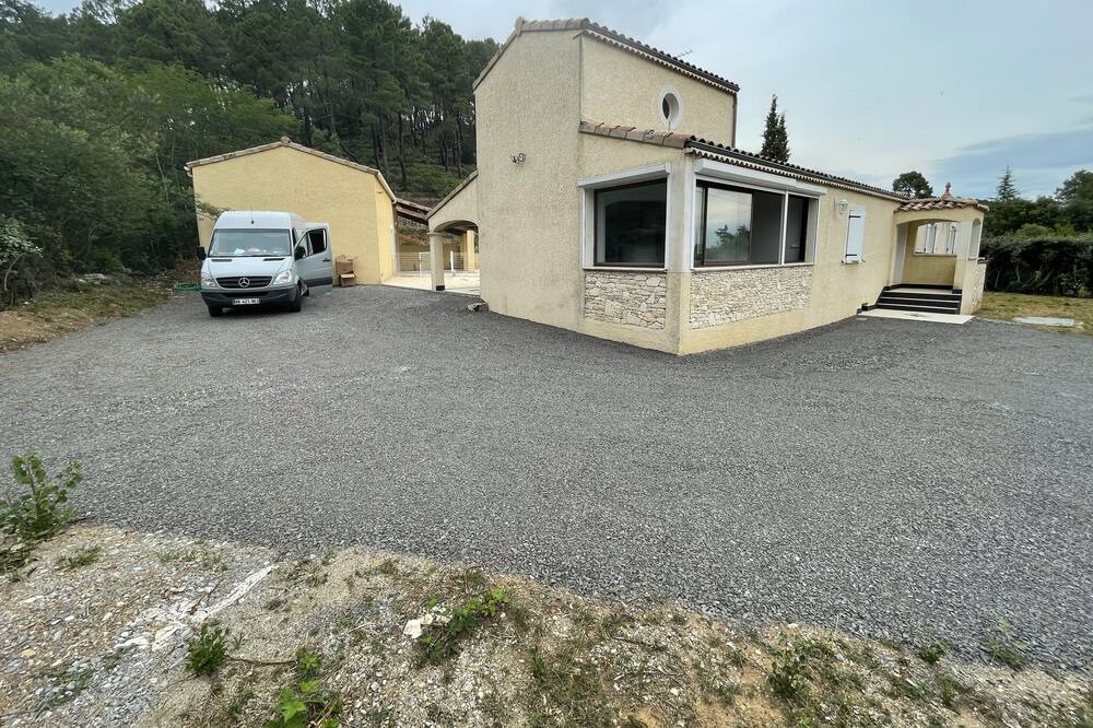 Photo of Outdoor in Banne