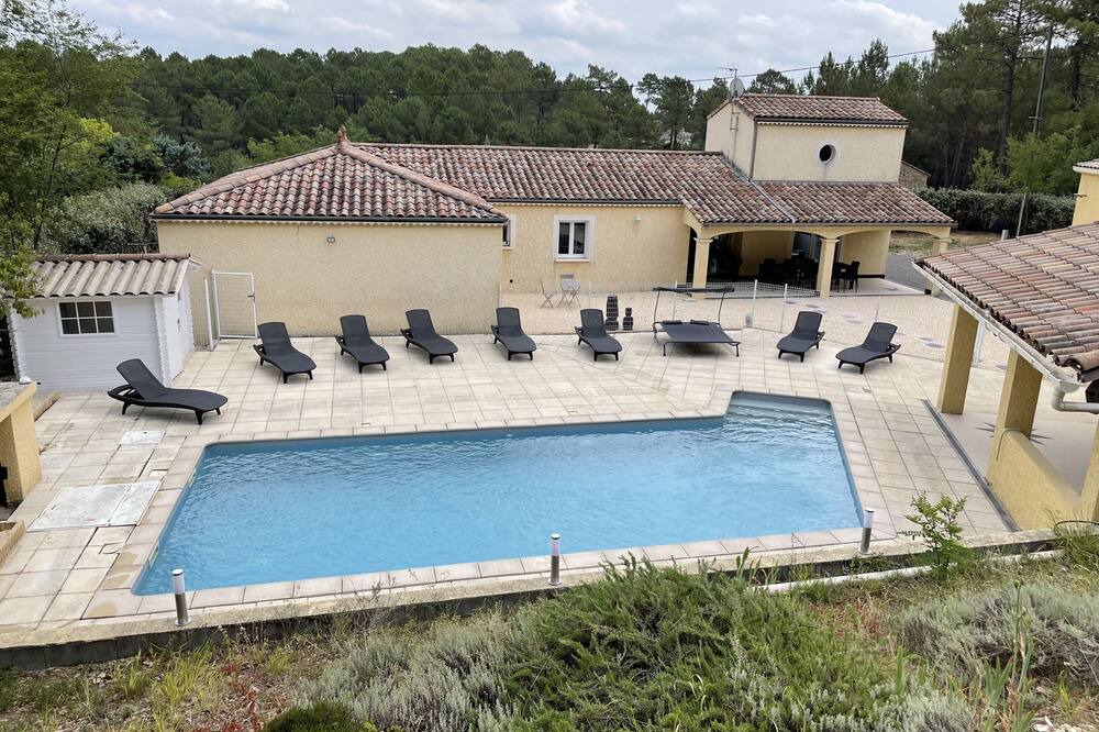 Photo of Outdoor in Banne