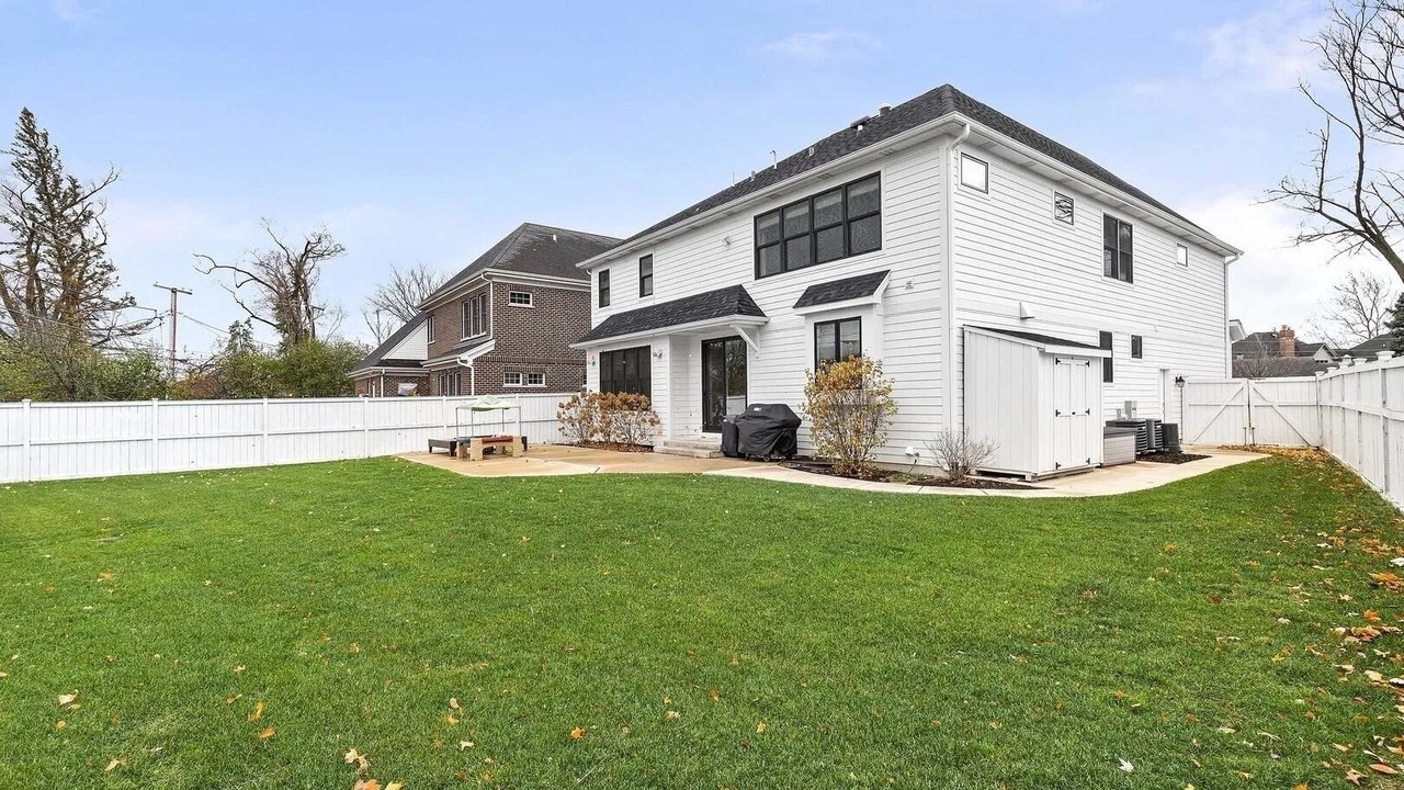 Photo of Outdoor in Elmhurst