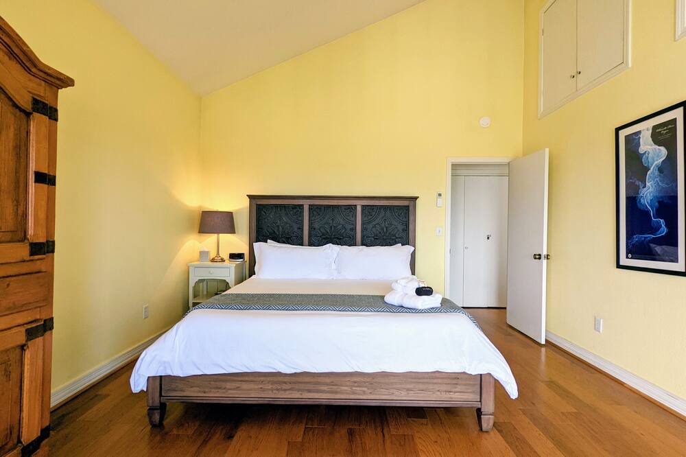 Photo of Bedroom in Amity