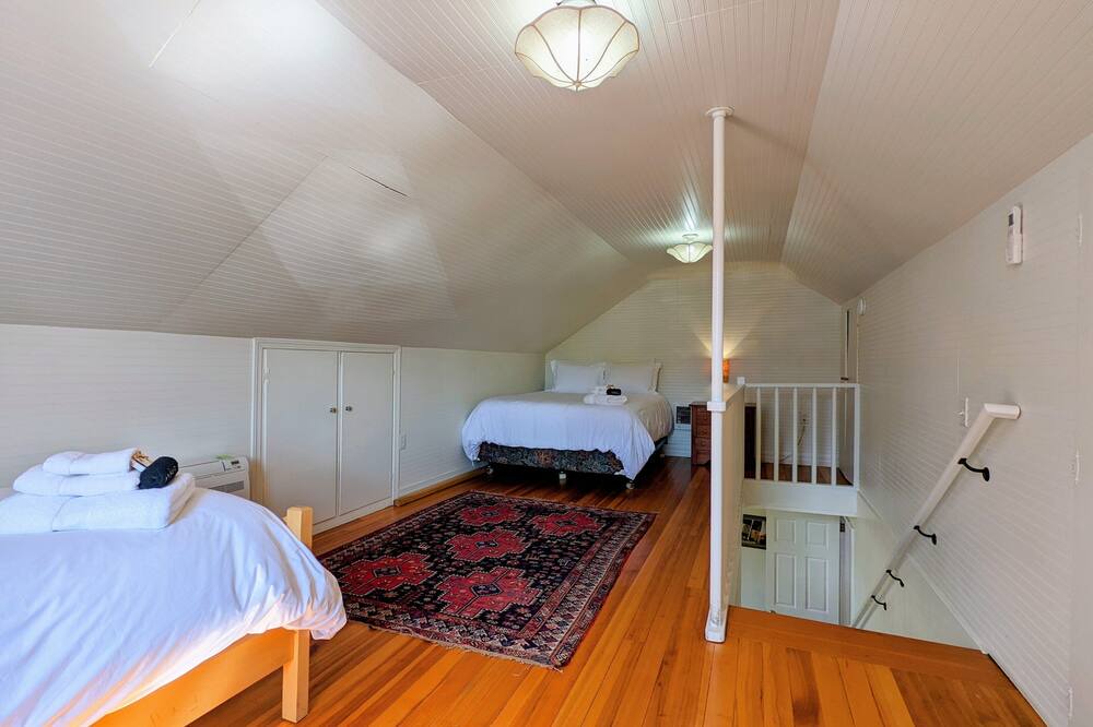 Photo of Bedroom in Amity