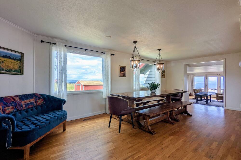 Photo of Livingroom in Amity