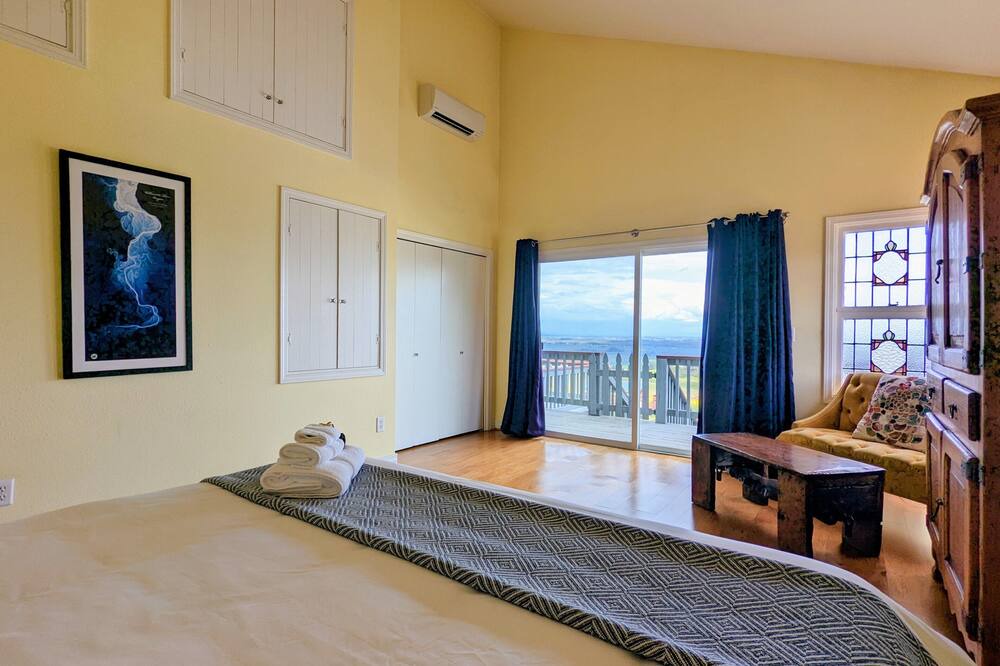 Photo of Bedroom in Amity