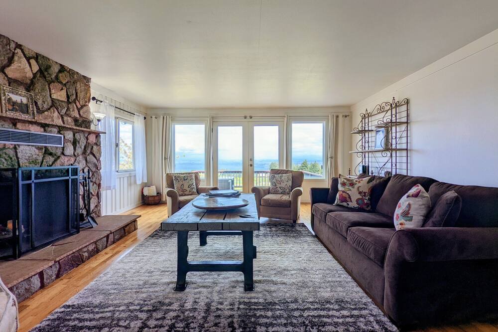 Photo of Livingroom in Amity