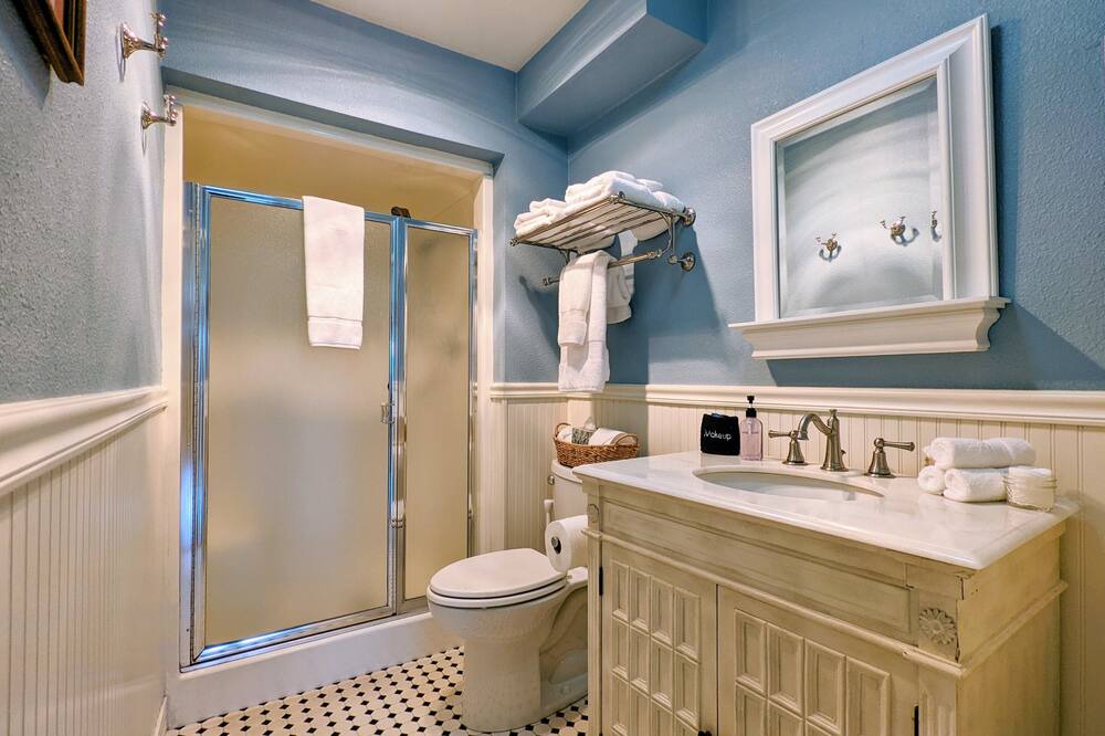 Photo of Bathroom in Amity