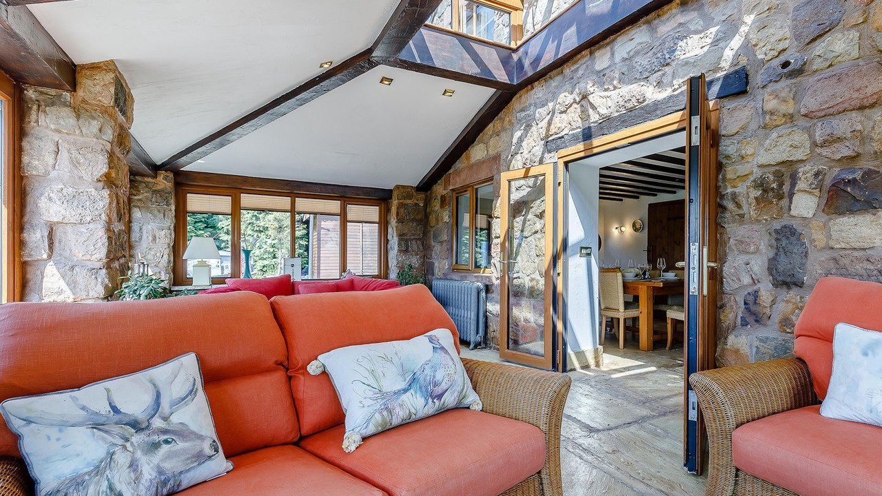 Photo of Livingroom in Endon