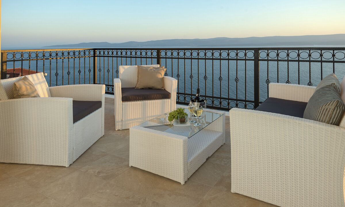 Photo of Outdoor in Mimice