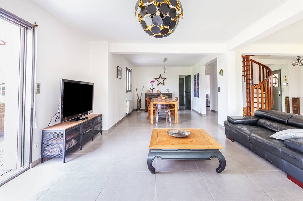 Photo of Livingroom in St-Jean-des-Champs