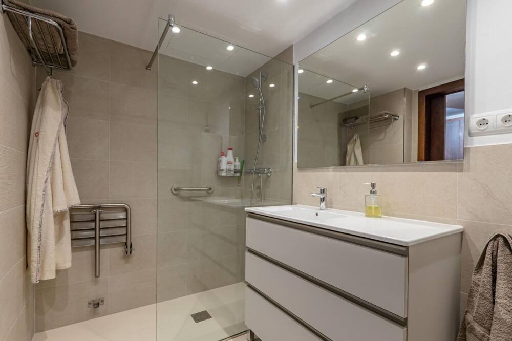 Photo of Bathroom in Albons