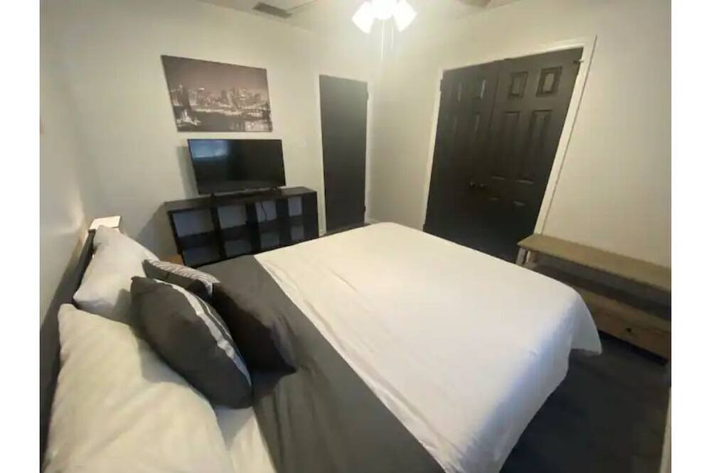 Photo of Bedroom in Hattiesburg