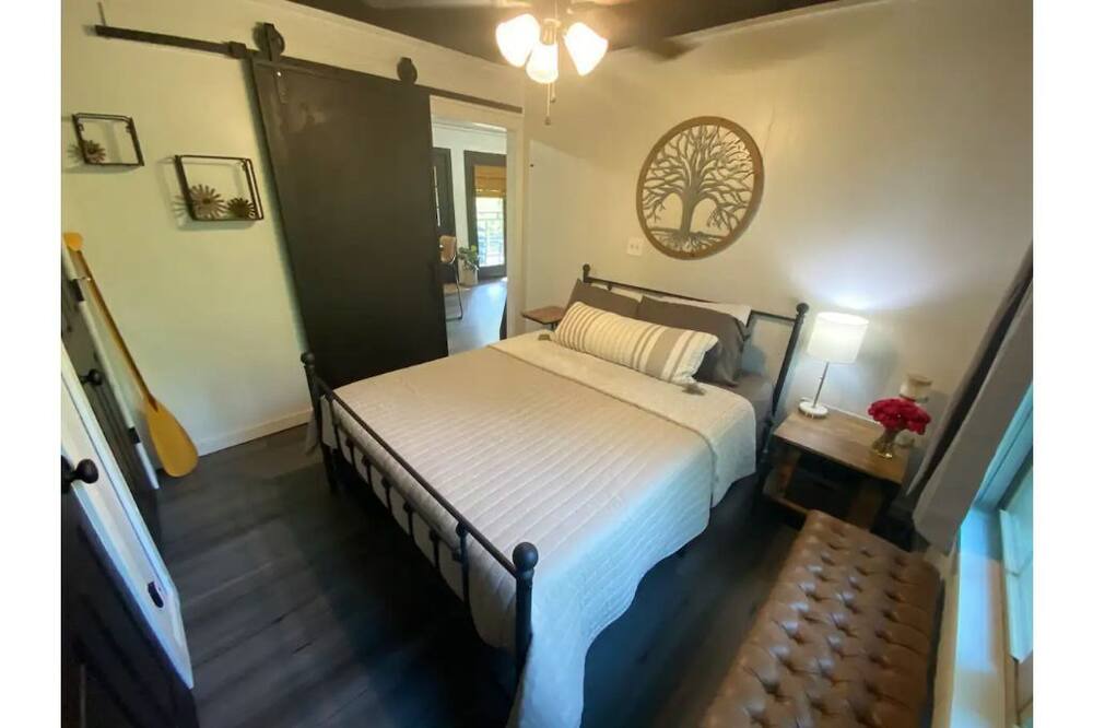 Photo of Bedroom in Hattiesburg