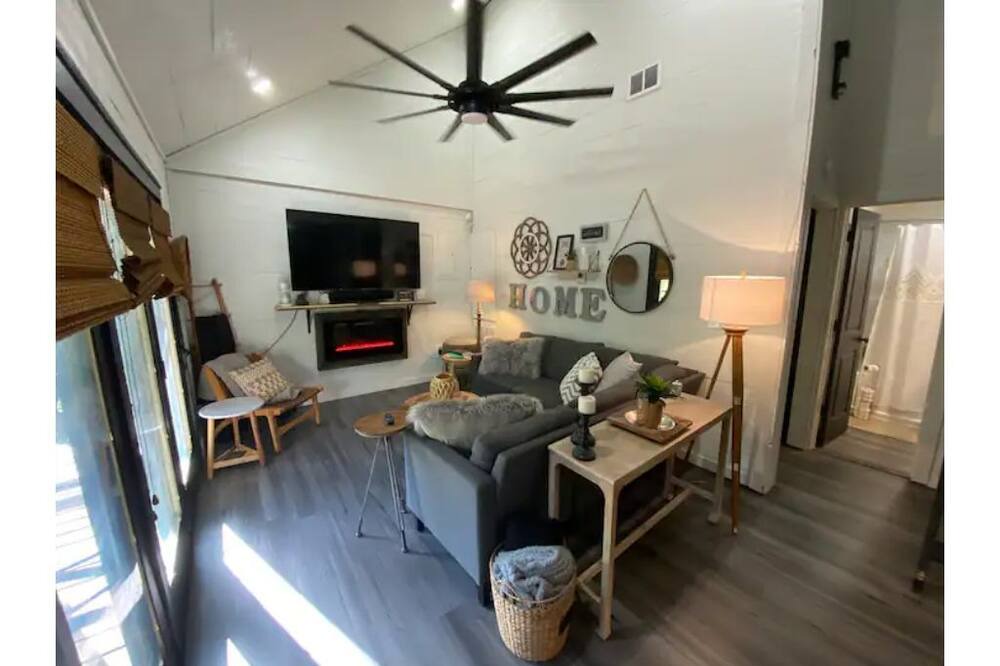 Photo of Livingroom in Hattiesburg