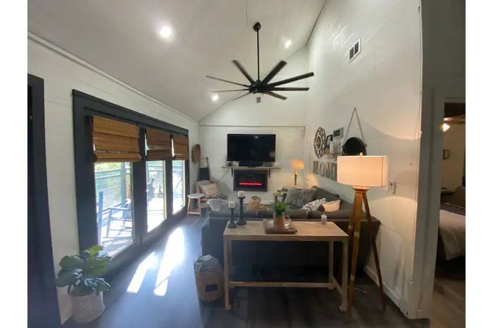 Photo of Livingroom in Hattiesburg