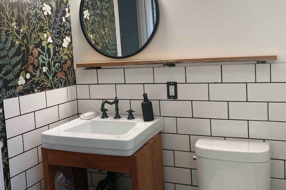 Photo of Bathroom in Scugog