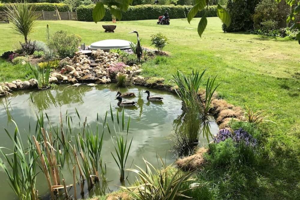 Photo of Outdoor in Boughton