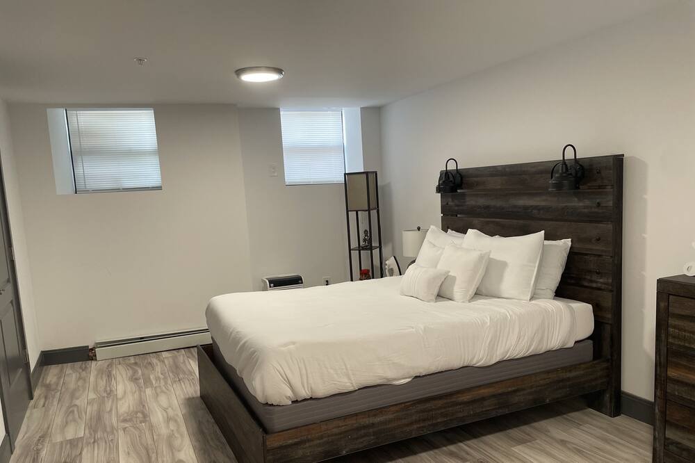 Photo of Bedroom in Troy