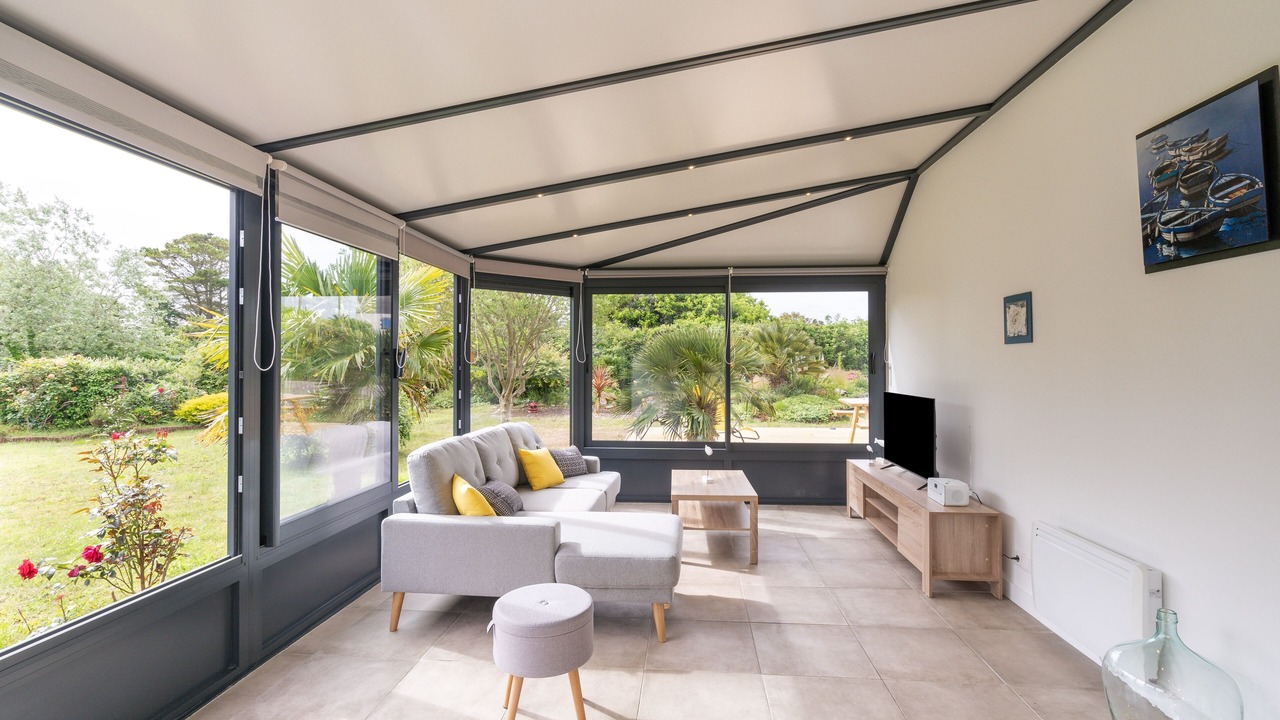 Photo of Others in Primelin