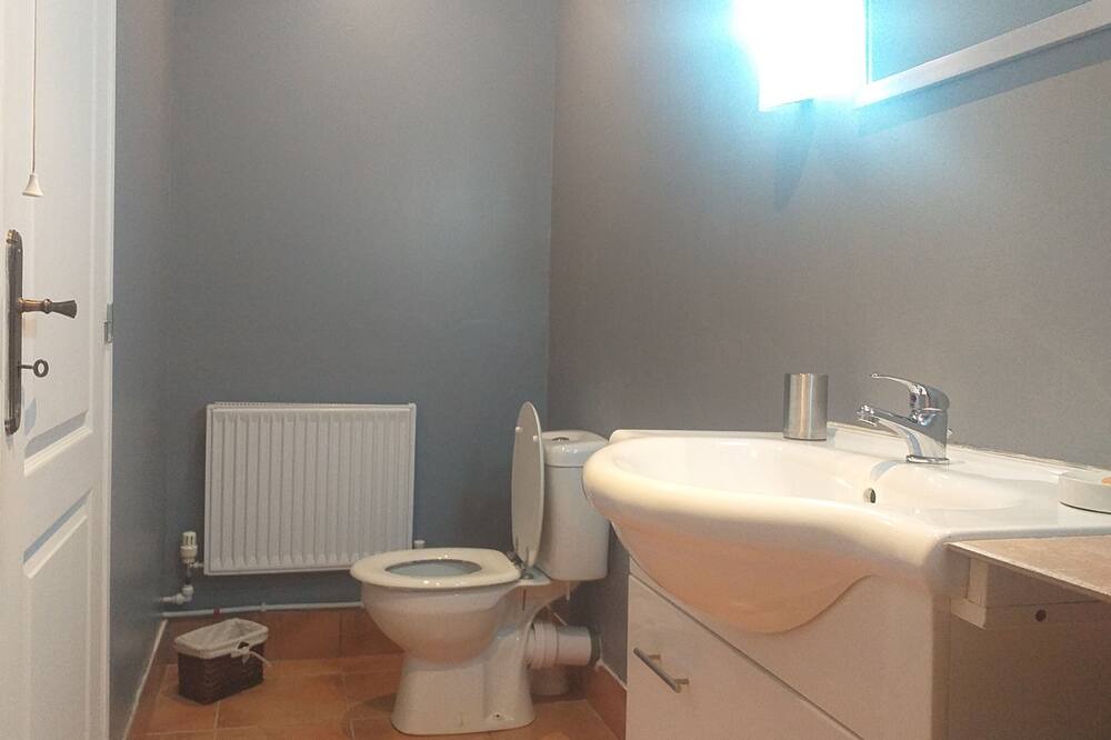 Photo of Bathroom in Cazaux-Villecomtal