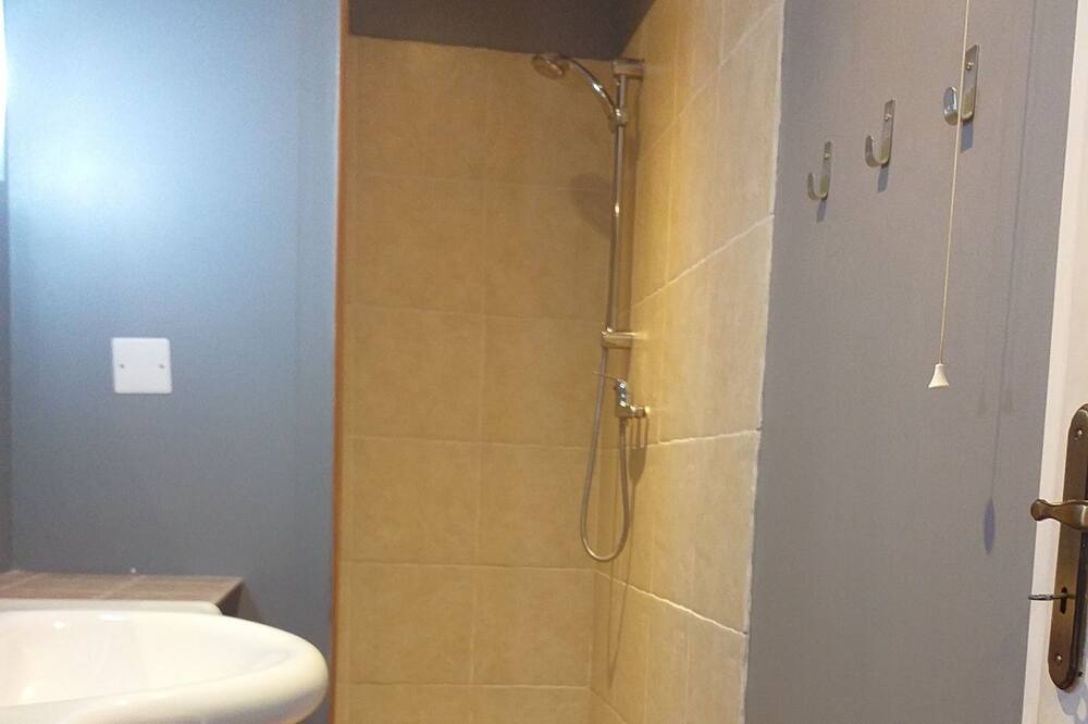 Photo of Bathroom in Cazaux-Villecomtal