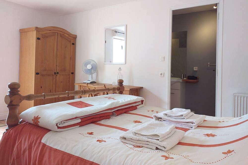 Photo of Bedroom in Cazaux-Villecomtal