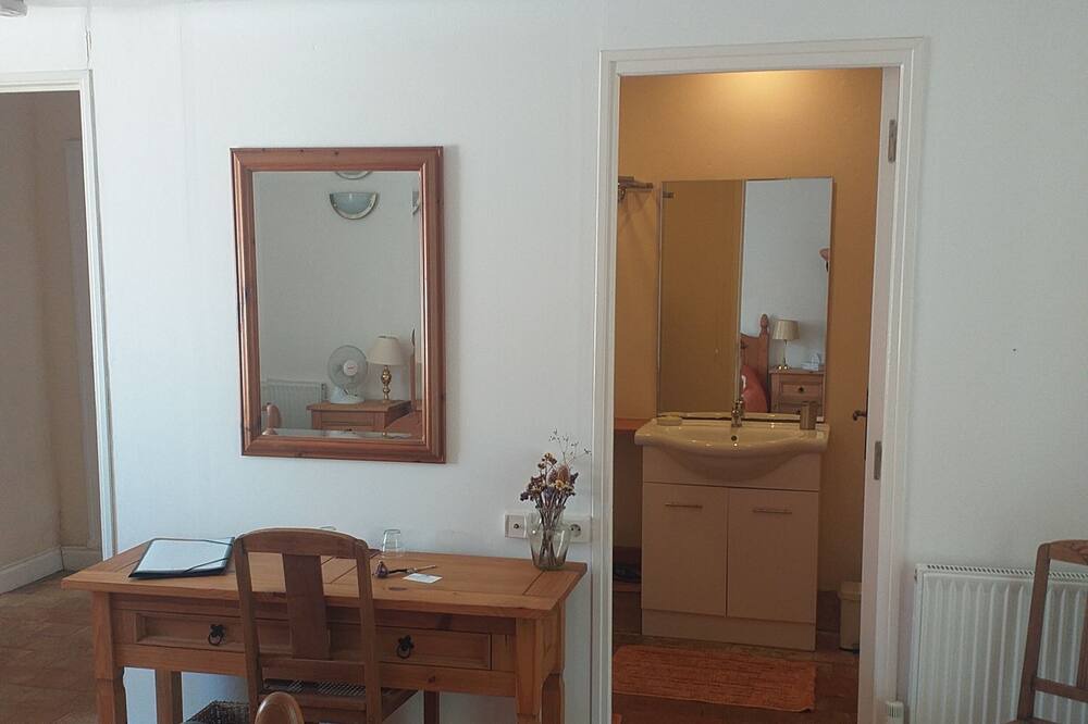 Photo of Bathroom in Cazaux-Villecomtal