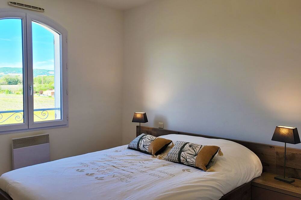 Photo of Bedroom in Simiane-la-Rotonde