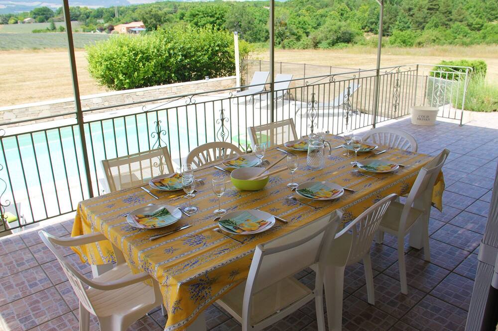 Photo of Patio Balcony in Simiane-la-Rotonde