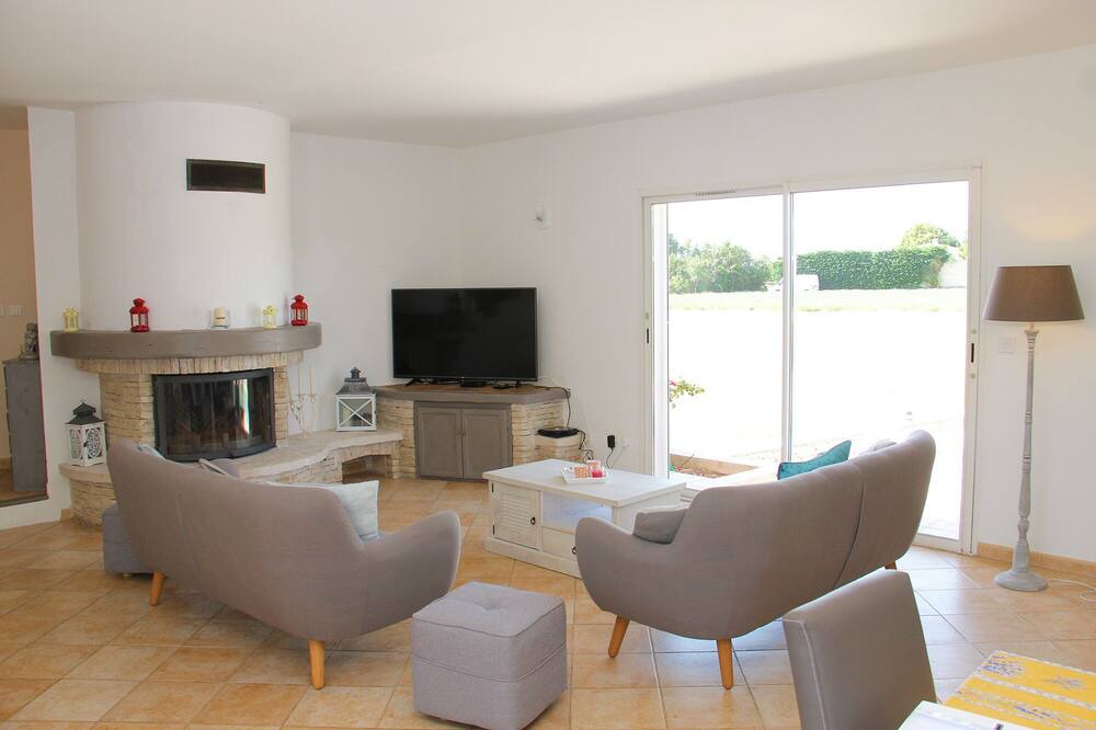 Photo of Livingroom in Simiane-la-Rotonde