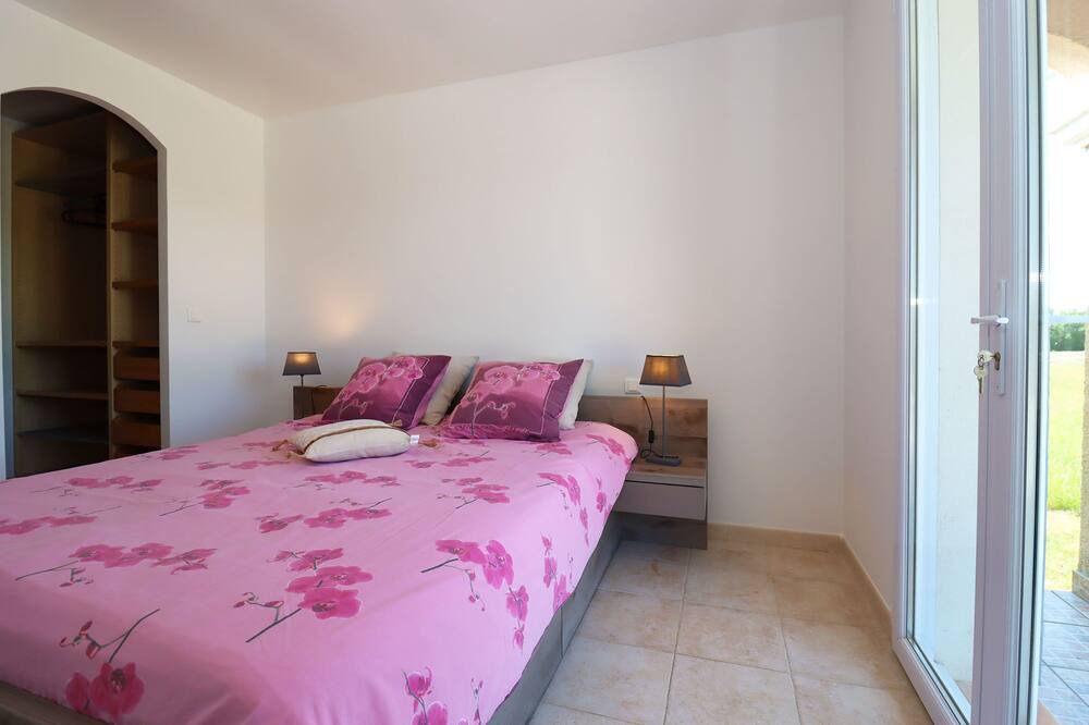 Photo of Bedroom in Simiane-la-Rotonde