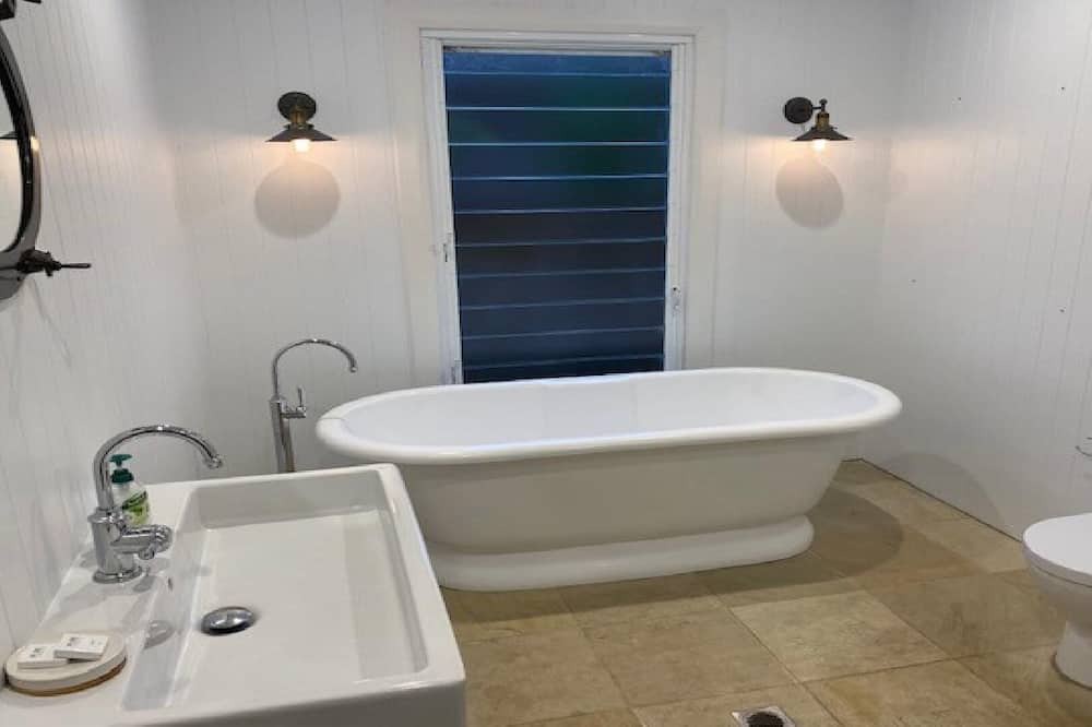 Photo of Bathroom in Patonga