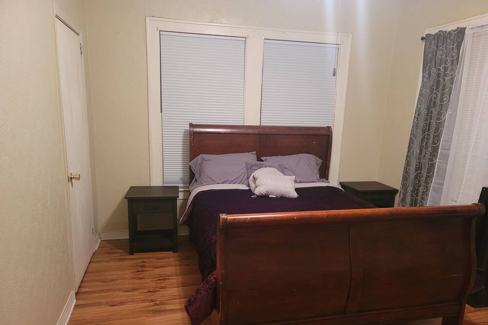 Photo of Bedroom in Highland Historic District