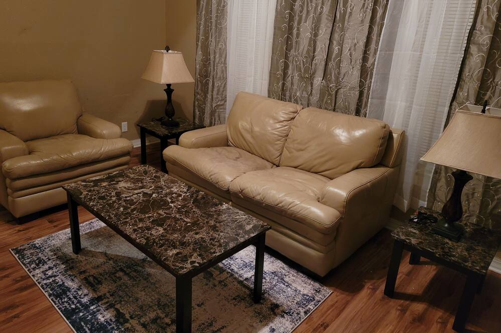 Photo of Livingroom in Highland Historic District
