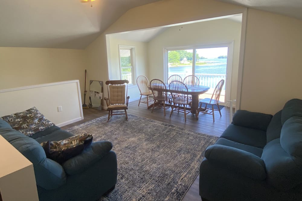 Photo of Livingroom in Wolcott